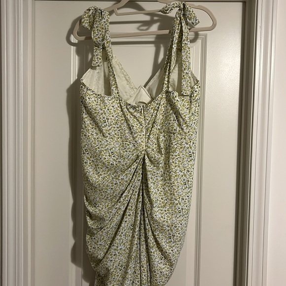 Pretty Little Thing Dress NWT - Picture 4 of 7